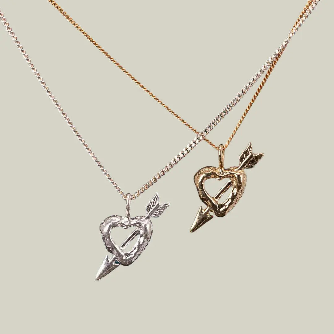 Amors Pil – Berlock med Halsband (Black Friday)