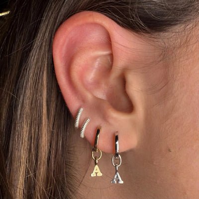 Örhängen – Mini bokstäver  (Black Friday)